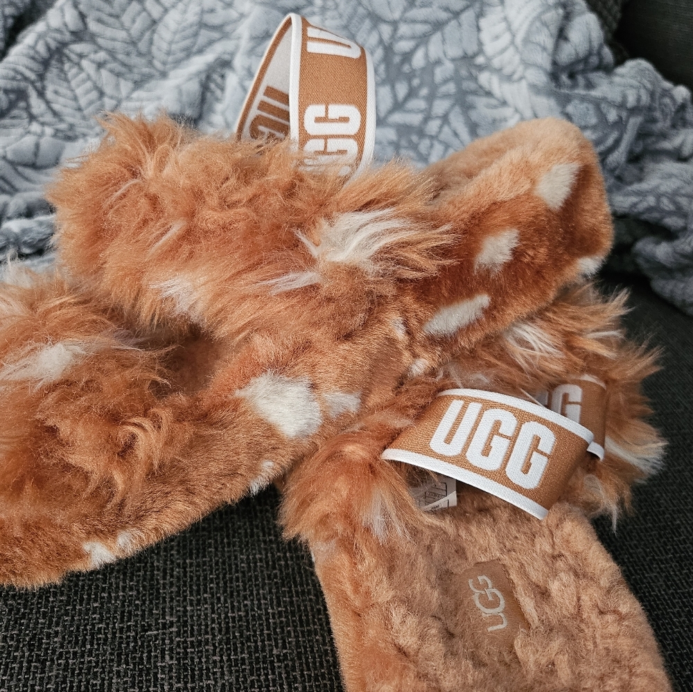 Ugg slide slipper sandals